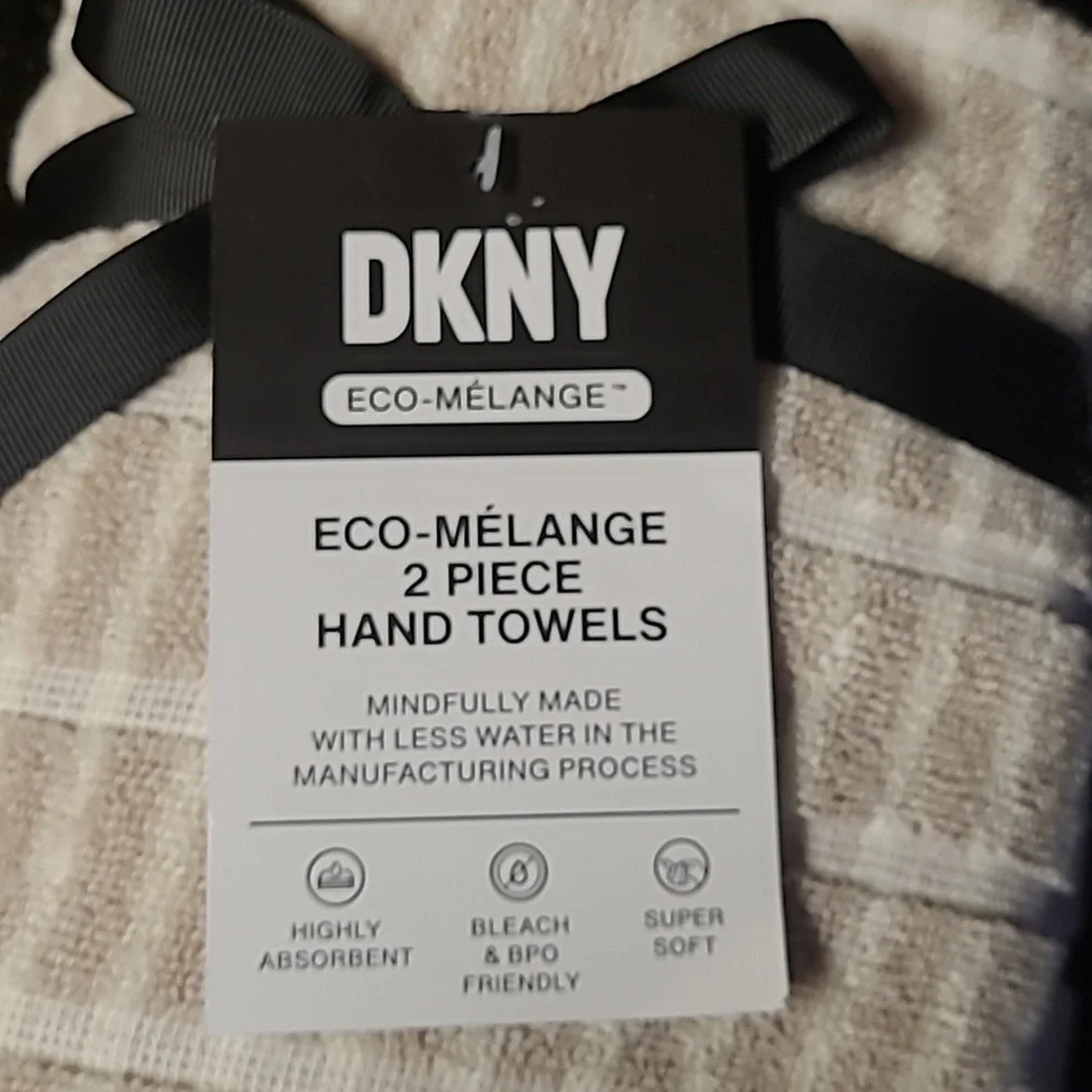 DKNY Hand Towel Set